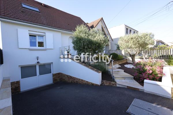 Maison 5 pièces - 195 m²