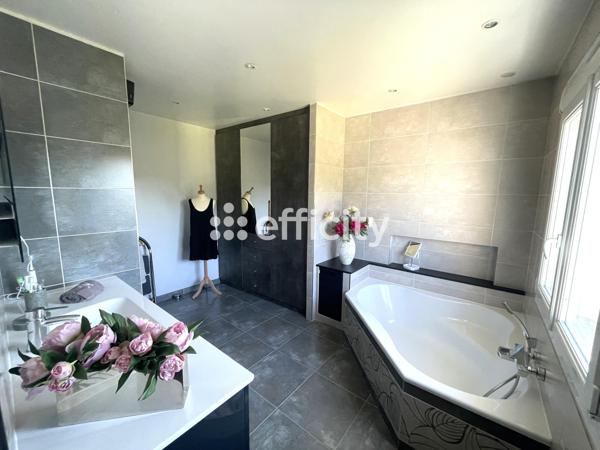 Maison 5 pièces - 195 m²