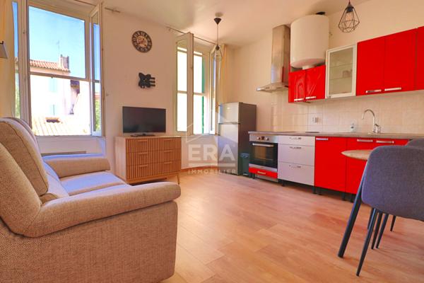 Appartement  a louer Marseille 2 pièces 32 m²  - dressing - dernier étage - exposition SUD -Lumineux - Calme