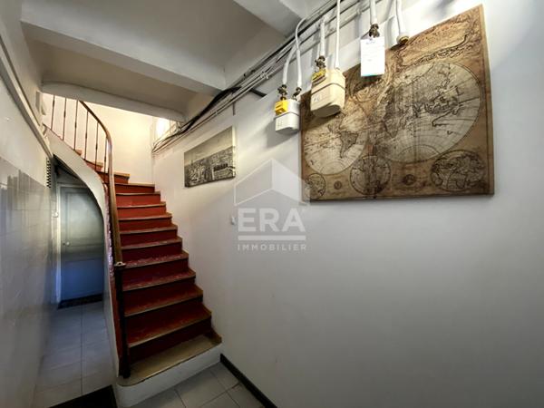 Appartement  a louer Marseille 2 pièces 32 m²  - dressing - dernier étage - exposition SUD -Lumineux - Calme