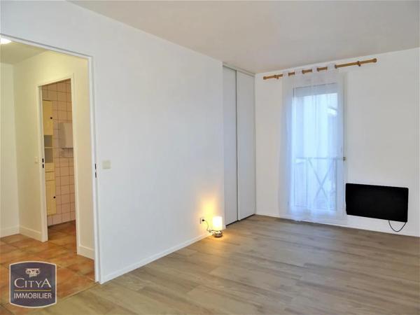 Appartement à louer 2 pièces 52.3m² Élancourt (78990)