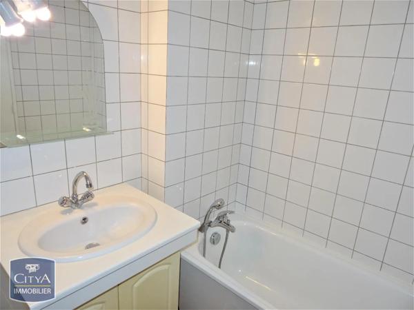Appartement à louer 2 pièces 52.3m² Élancourt (78990)