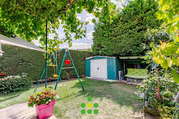 Maison
         4 pièces
        - 86 m² 295 000 € *