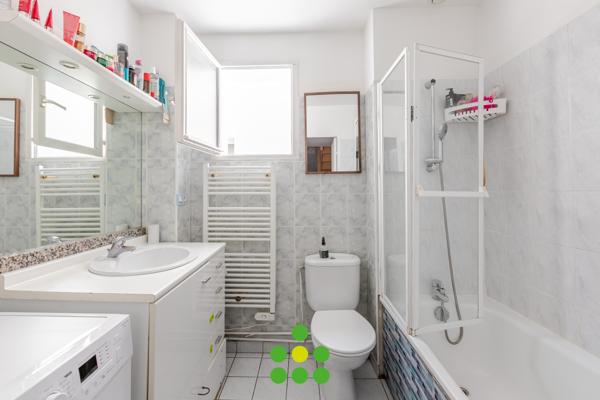 Maison
         4 pièces
        - 86 m² 295 000 € *