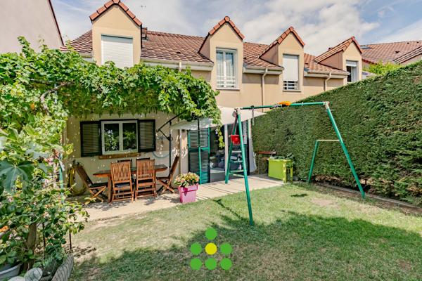 Maison
         4 pièces
        - 86 m² 295 000 € *