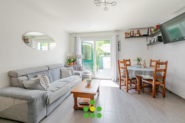 Maison
         4 pièces
        - 86 m² 295 000 € *