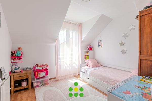 Maison
         4 pièces
        - 86 m² 295 000 € *