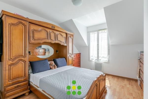 Maison
         4 pièces
        - 86 m² 295 000 € *