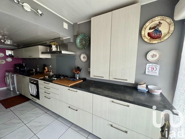 Maison 5 pièces de 106 m² à Gond-Pontouvre (16160)