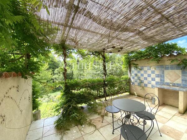 Un domaine rare, entre campagne et village — 14 hectares en un seul tenant