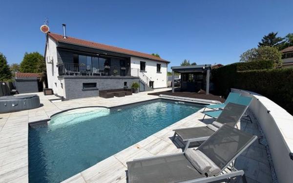 Maison à vendre    7 pièces • 210 m2 Genay