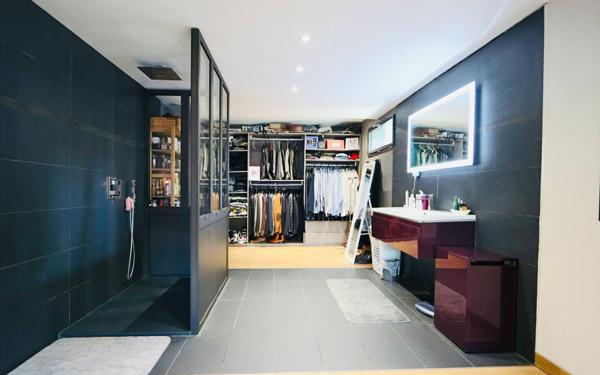 Maison à vendre    7 pièces • 210 m2 Genay