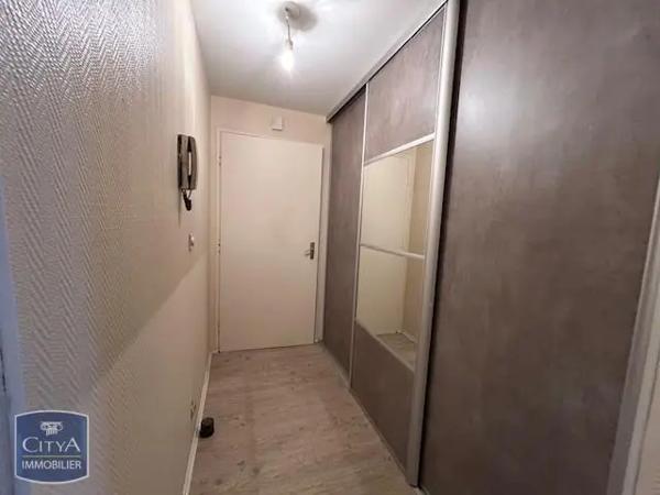 Appartement à louer 2 pièces 46.2m² Cergy (95000)