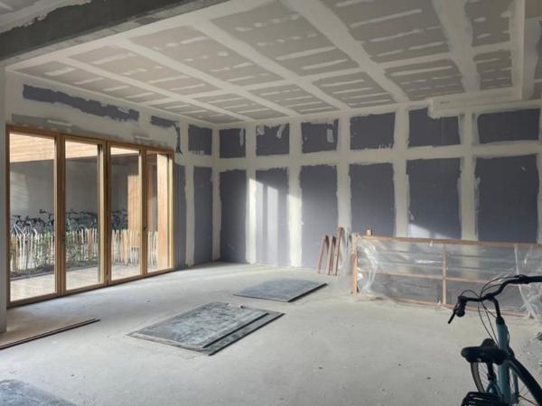 LOCATION PURE SUR COUR