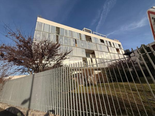 T2 lumineux de 42 m² avec terrasse plein sud, vue dégagée – face métro Borderouge