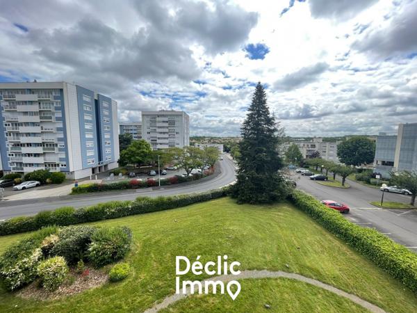 Vente appartement en résidence La roche sur yon, 80m² 4 pièces 123 000€ avec balcon