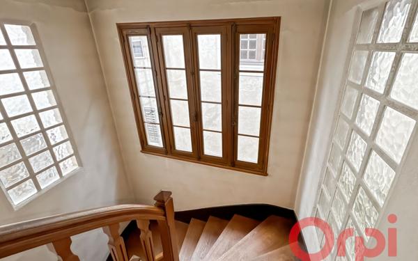 Appartement à vendre    5 pièces • 230 m2 Saint-Amand-Montrond