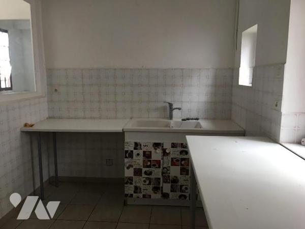 Une maison d'habitation de 55 m² 
comprenant; 
Au rez-de-chaussée ; Entrée, séjour, cuisine, WC...
