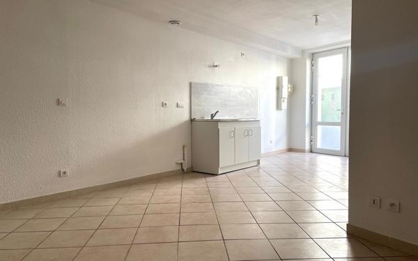 Immeuble à vendre    10 pièces •  Pierrelatte