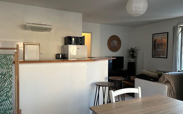 Immeuble à vendre    6 pièces •  Rochefort