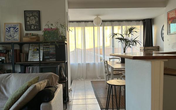 Immeuble à vendre    6 pièces •  Rochefort