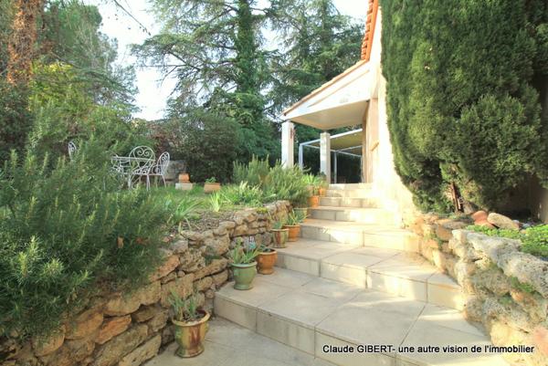 Poussan (34560) Maison T5 de plain-pied avec piscine, garage sur une parcelle de 583 m2 proche du centre-ville de Poussan