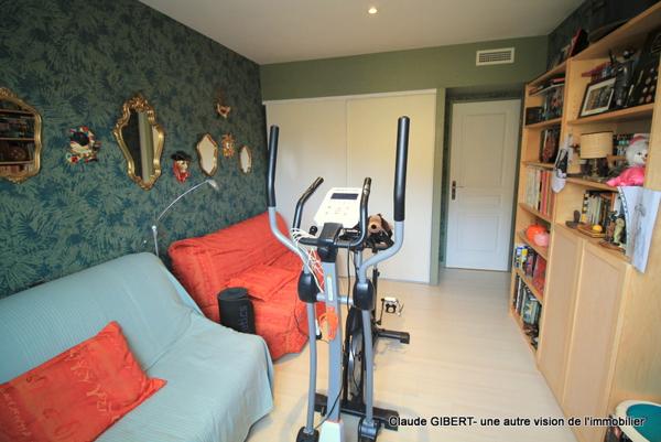 Poussan (34560) Maison T5 de plain-pied avec piscine, garage sur une parcelle de 583 m2 proche du centre-ville de Poussan