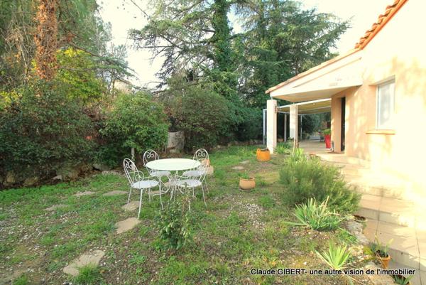 Poussan (34560) Maison T5 de plain-pied avec piscine, garage sur une parcelle de 583 m2 proche du centre-ville de Poussan