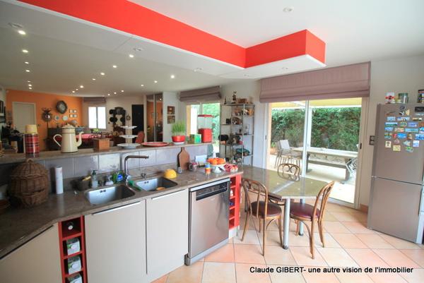 Poussan (34560) Maison T5 de plain-pied avec piscine, garage sur une parcelle de 583 m2 proche du centre-ville de Poussan