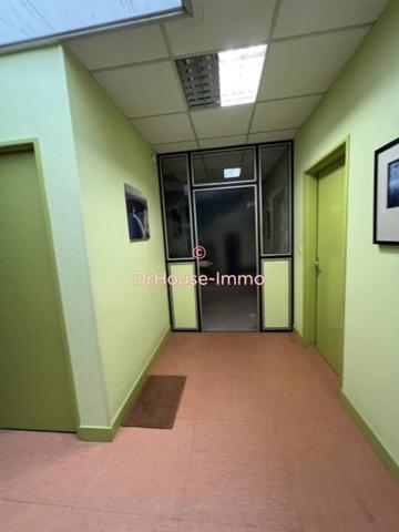 Bureau à vendre 8 pièces de 425 m²