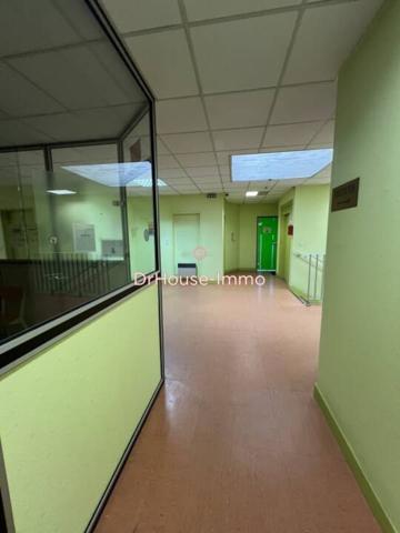 Bureau à vendre 8 pièces de 425 m²