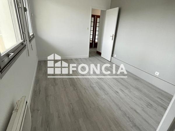 Location Appartement 2 pièces 45 m² - 42 AVENUE DE PARIS Niort 79000