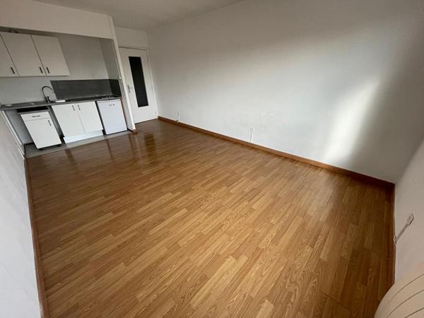 A LOUER : T1 à LILLE • rue du Général de Wett - CHU - LILLE SUD • 559 € CC • Réf. 787-001