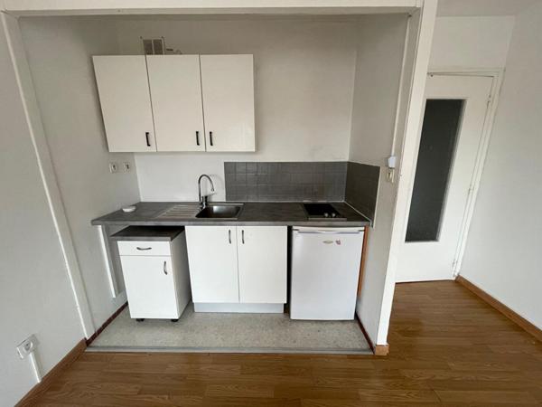 A LOUER : T1 à LILLE • rue du Général de Wett - CHU - LILLE SUD • 559 € CC • Réf. 787-001