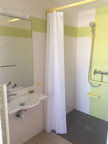 Chambre en COLOCATION meublée au BOUPERE (15 mn des Herbiers)