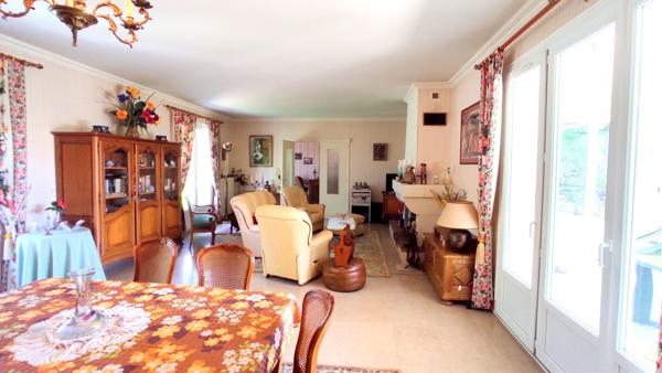 Maison 8 pièces à vendre Châtellerault - 86100 / Réf: 11996