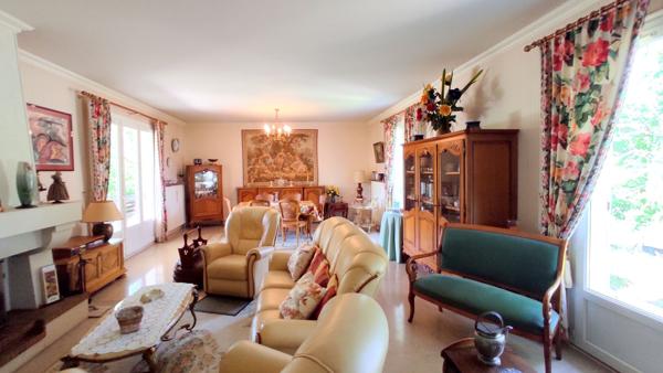 Maison 8 pièces à vendre Châtellerault - 86100 / Réf: 11996