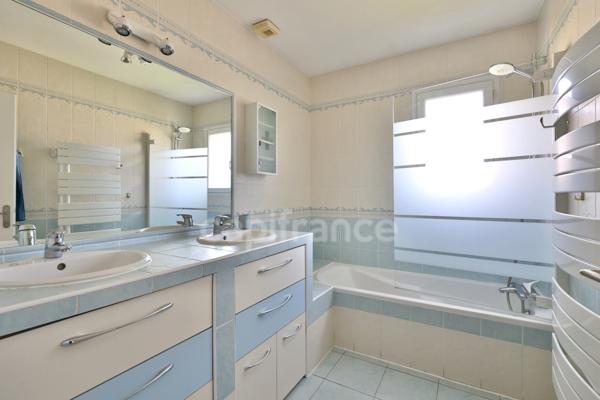 Maison à vendre 6 pièces TASSIN LA DEMI LUNE (69) Bourg
