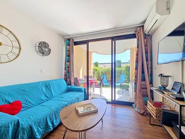 Vente                                                      Appartement
                        
                     2 pièces                      27 m2                     à Cannes