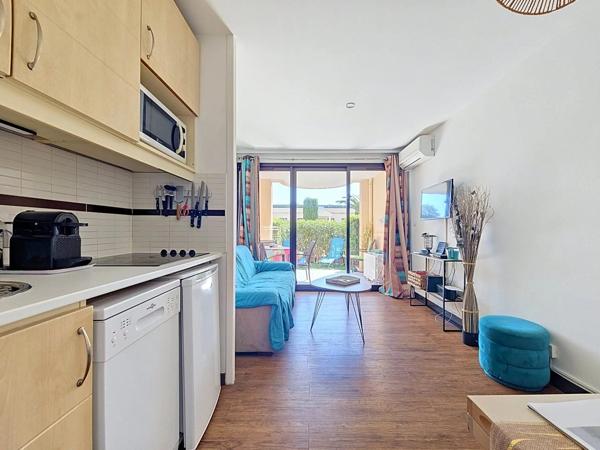 Vente                                                      Appartement
                        
                     2 pièces                      27 m2                     à Cannes