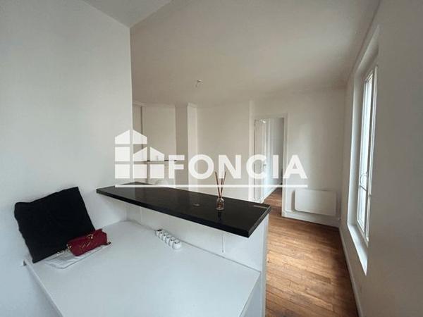 Location Appartement 3 pièces 44.01 m² - 90 RUE DU MONT-CENIS Paris 75018