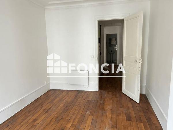 Location Appartement 3 pièces 44.01 m² - 90 RUE DU MONT-CENIS Paris 75018