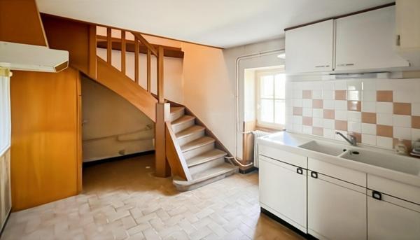 Charmante maison avec dépendances idéale bricoleur