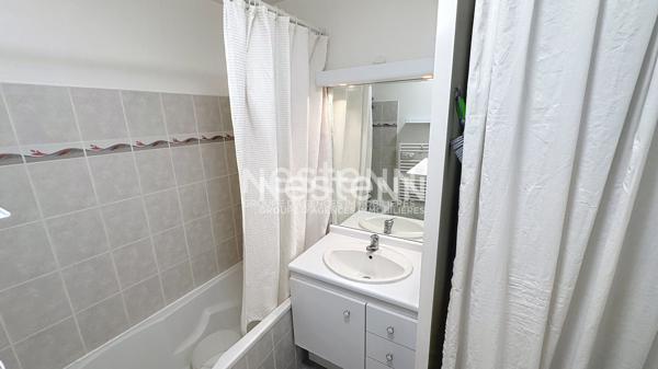 A louer : Appartement  3 pièces meublé de  63 m² avec balcon et parking s/sol