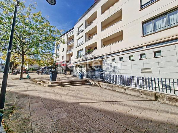 A louer : Appartement  3 pièces meublé de  63 m² avec balcon et parking s/sol