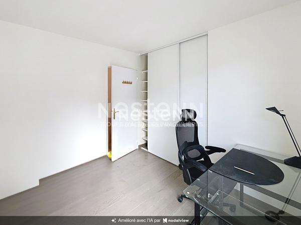 A louer : Appartement  3 pièces meublé de  63 m² avec balcon et parking s/sol