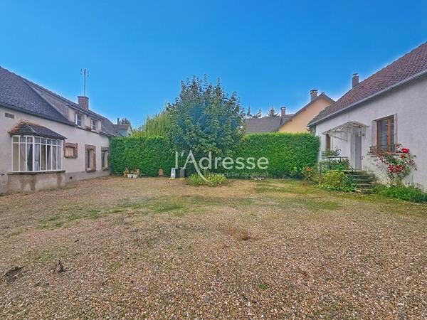 Propriété de charme à Courceroy - Deux maisons + dépendances sur 5 000 m²