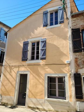 Maison de charme, rénovée, au calme.