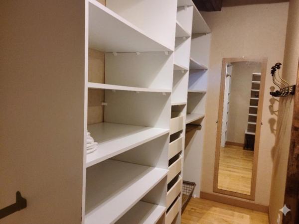 Maison de charme, rénovée, au calme.