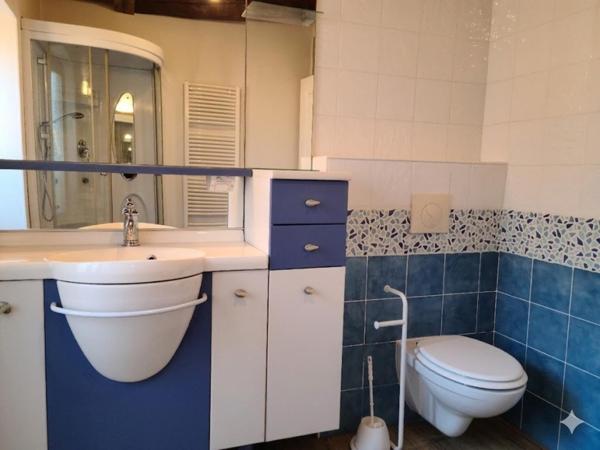 Maison de charme, rénovée, au calme.